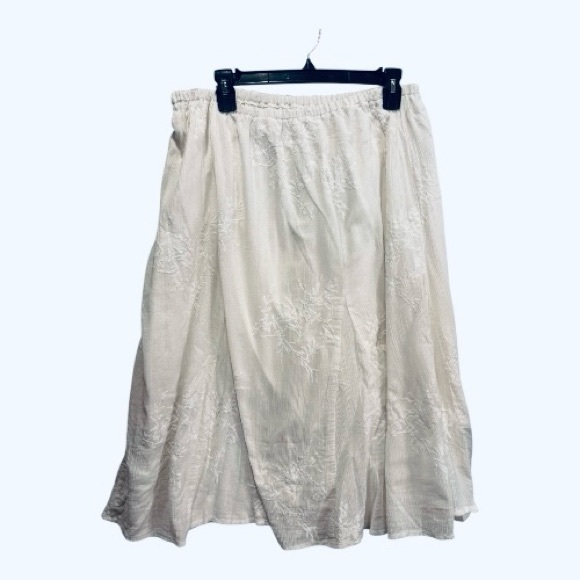 JM Collection Dresses & Skirts - JM Collection White Embroidered A-Line Skirt size XL elastic waist
